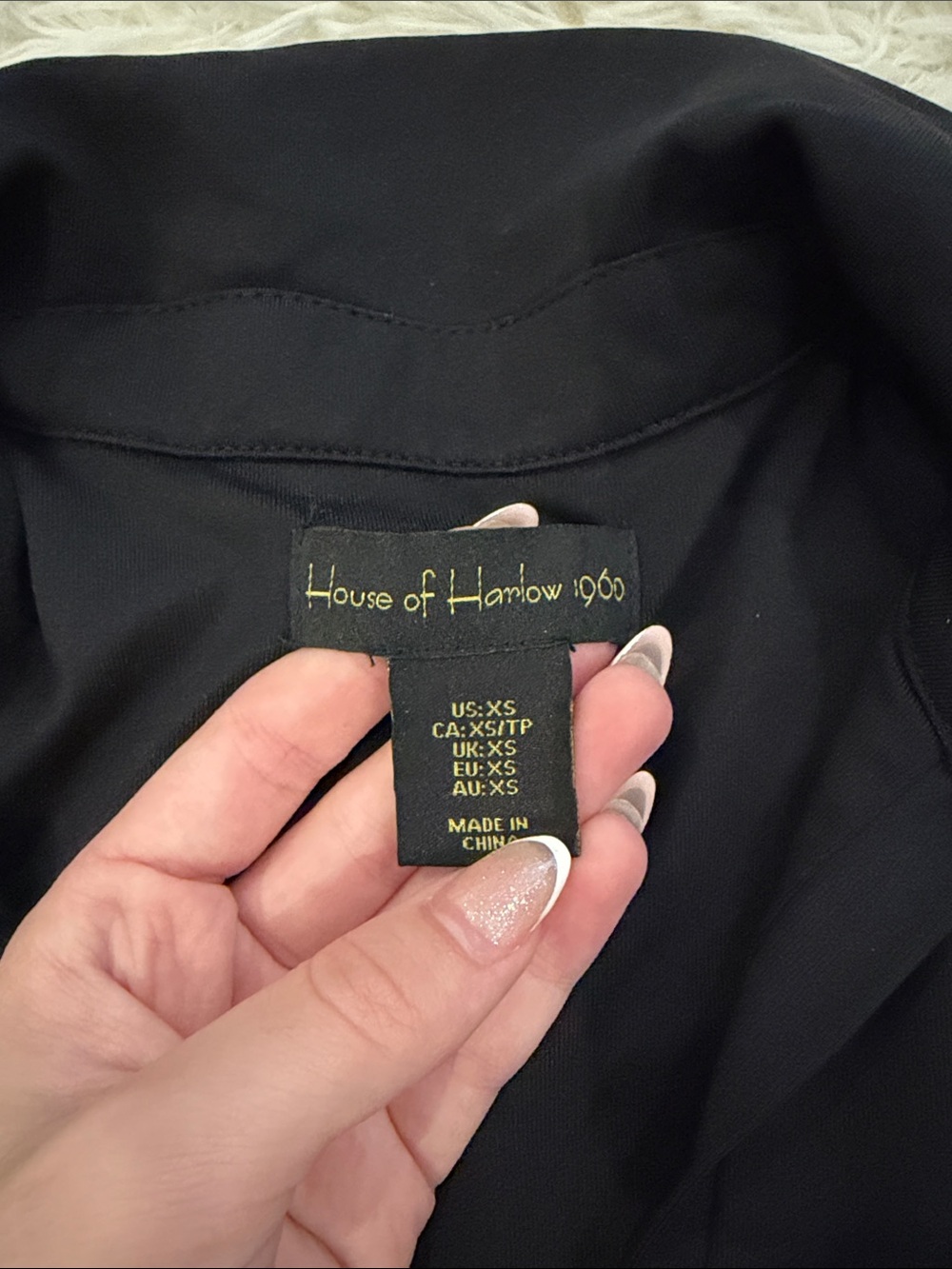 House of Harlow 1960 Black Sleeveless V-Neck Polo Tank - Picture 2 of 2
